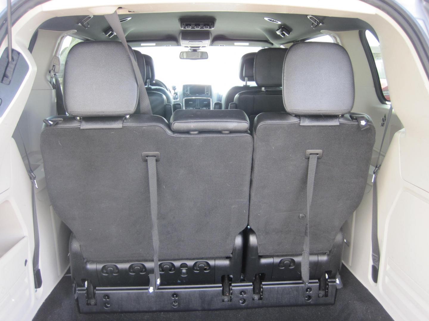 2019 silver /black Dodge Grand Caravan SXT (2C4RDGCG8KR) , located at 9530 Old Seward Highway, Anchorage, AK, 99515, (907) 349-3343, 61.134140, -149.865570 - Photo#4